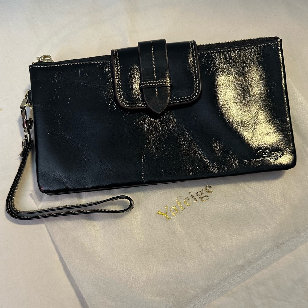 Yafeige Leather Wallet / Wristlet Clutch
